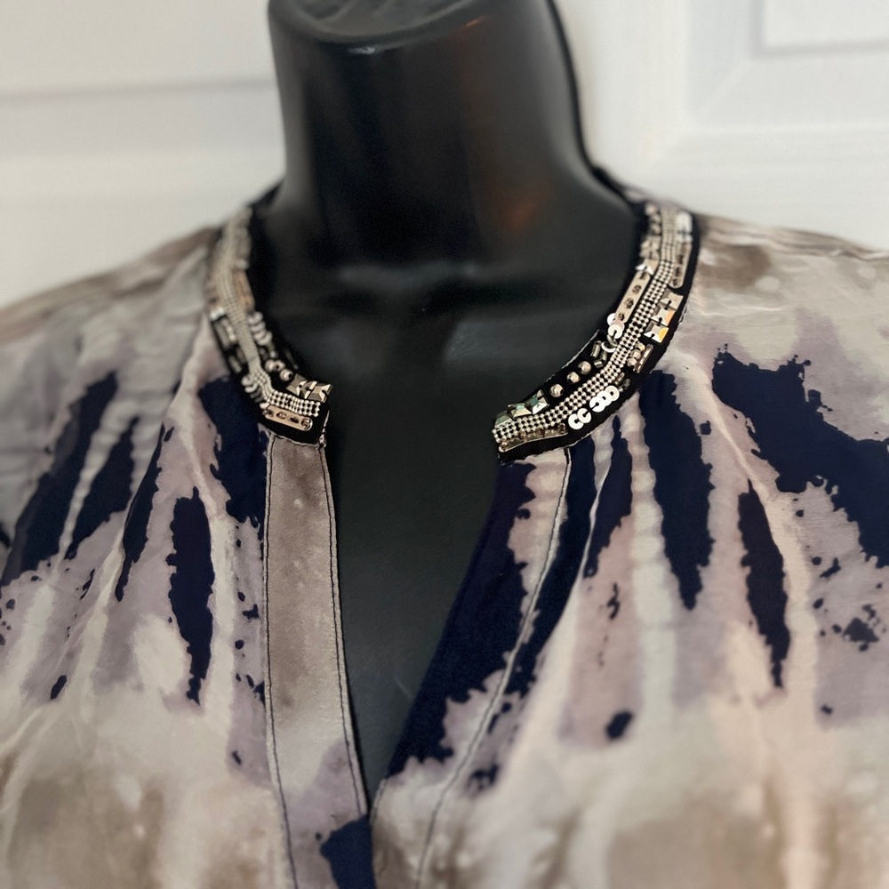 Alberto Makali Navy and Beige Silk Blouse size M - Picture 4 of 15